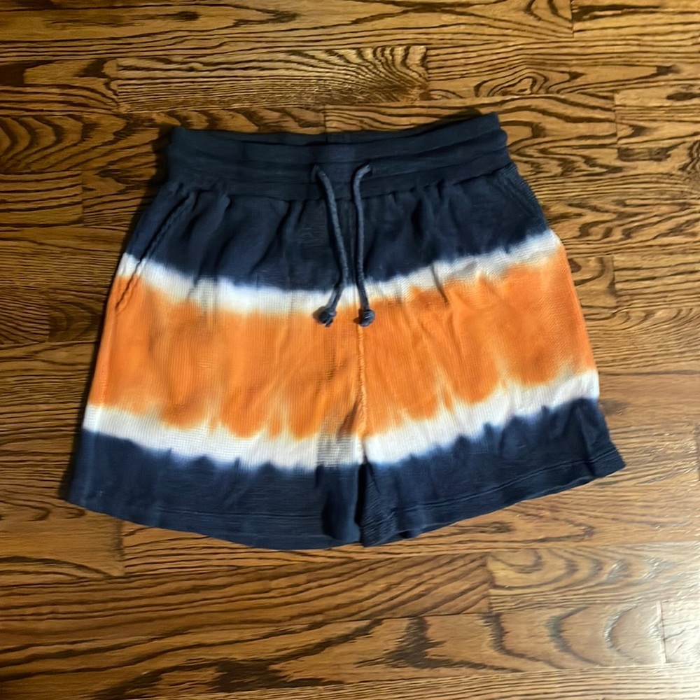 Anthropologie casual shorts with pockets and drawstring. Lightly worn size S.